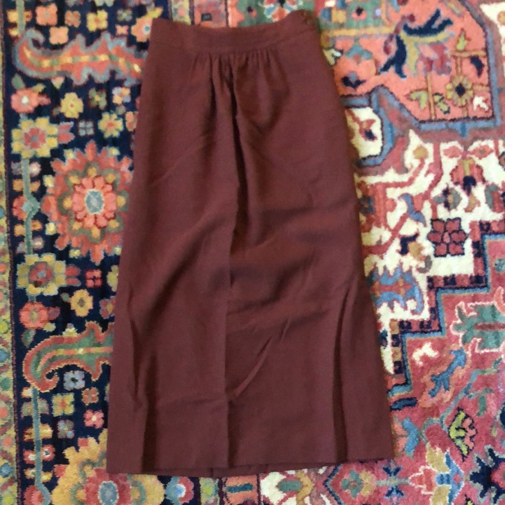 Beautiful Umberto Ginocchietti mahogany wool skirt. Has pockets!